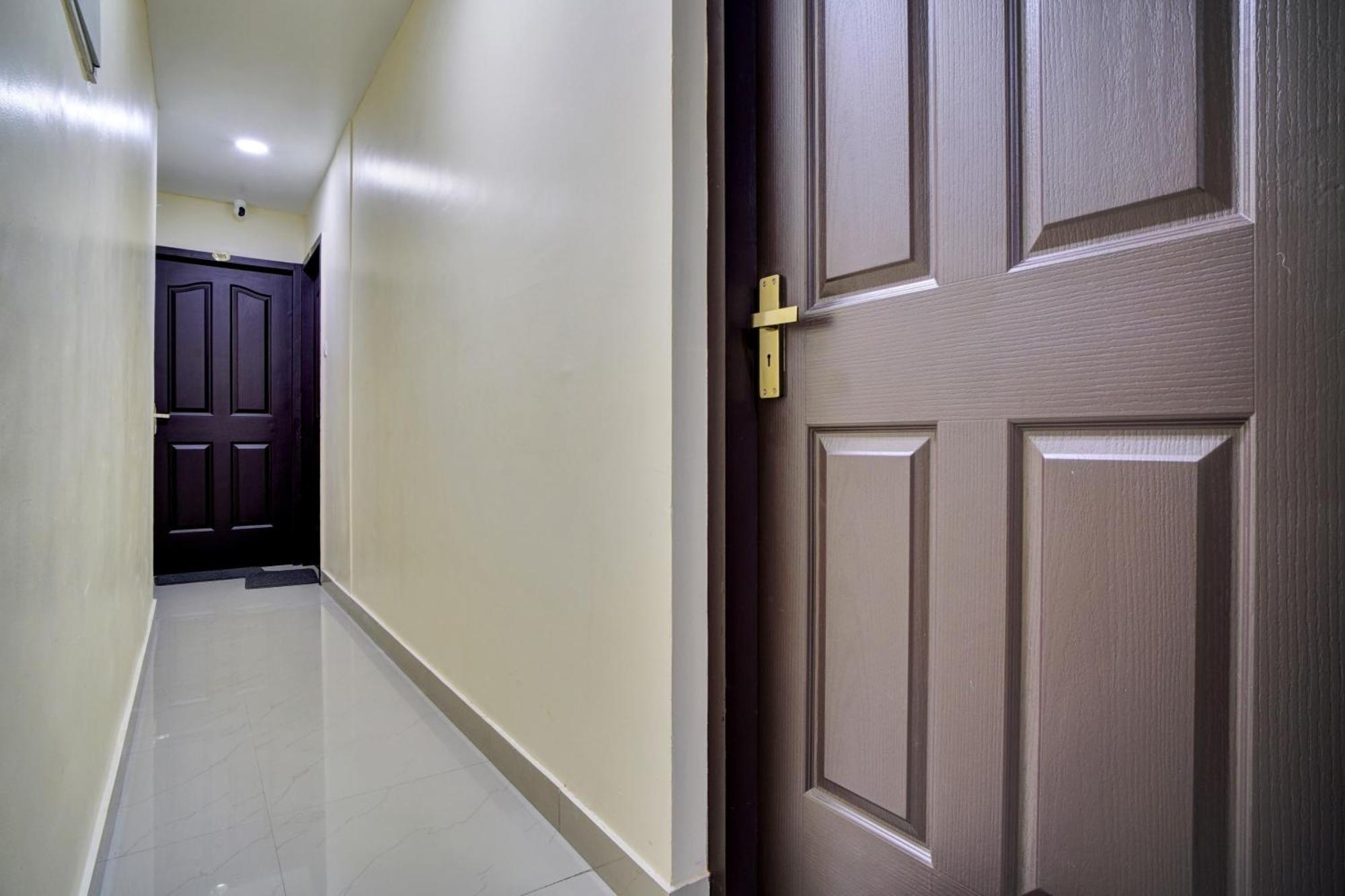 Hotel O Crystal Executive Suites Kochi エクステリア 写真