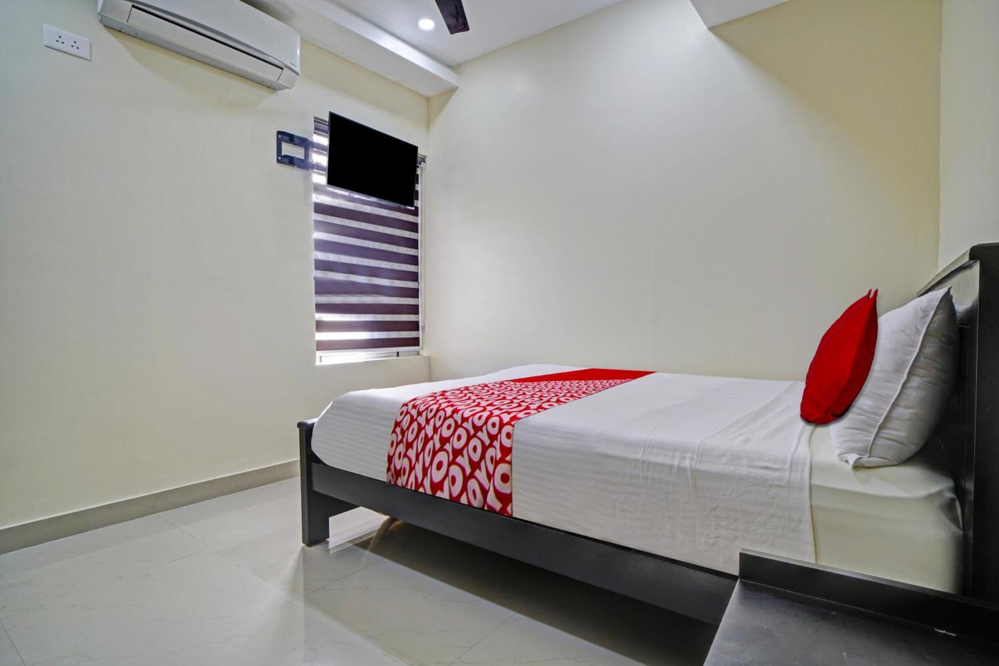 Hotel O Crystal Executive Suites Kochi エクステリア 写真
