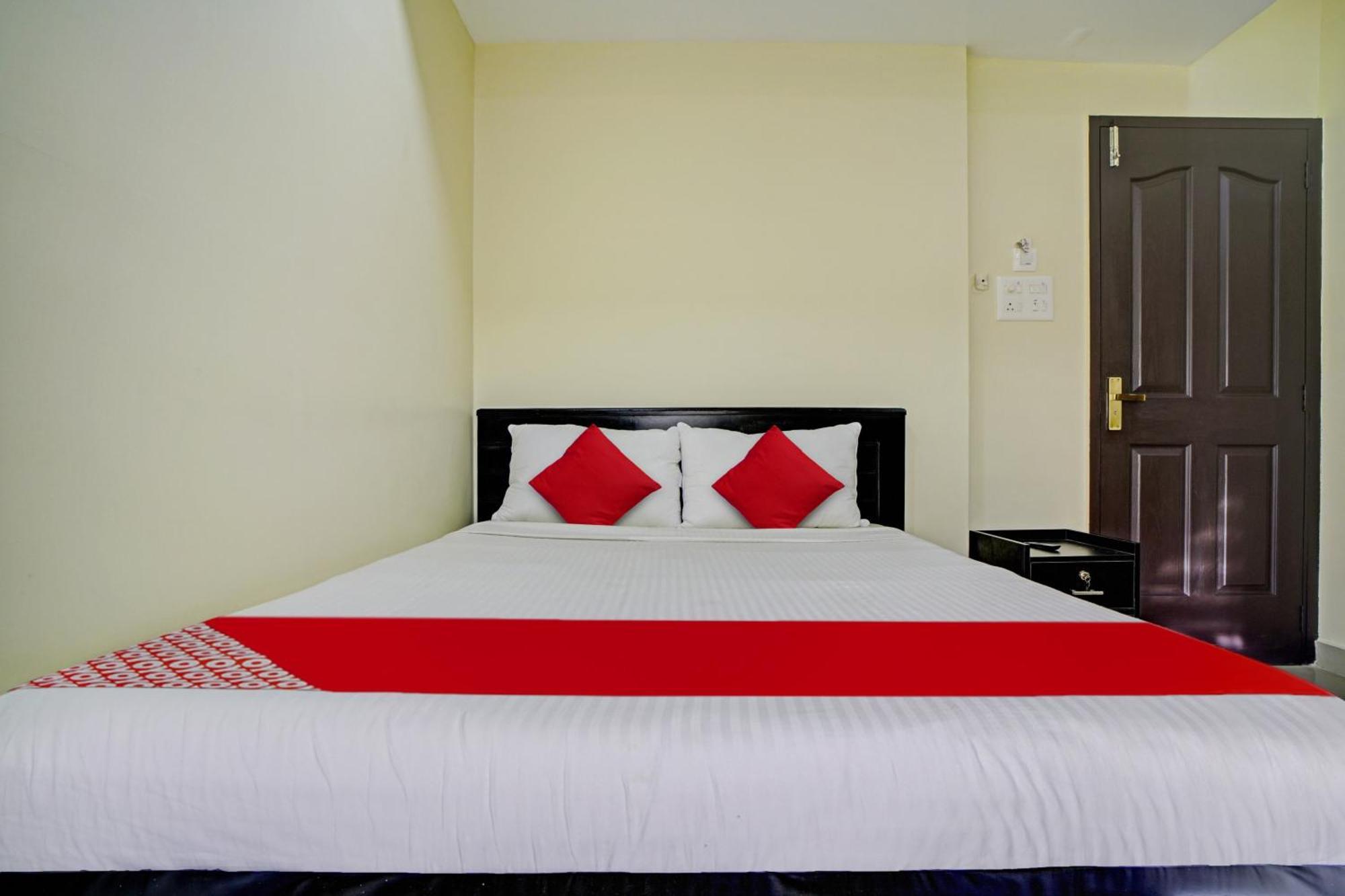 Hotel O Crystal Executive Suites Kochi エクステリア 写真