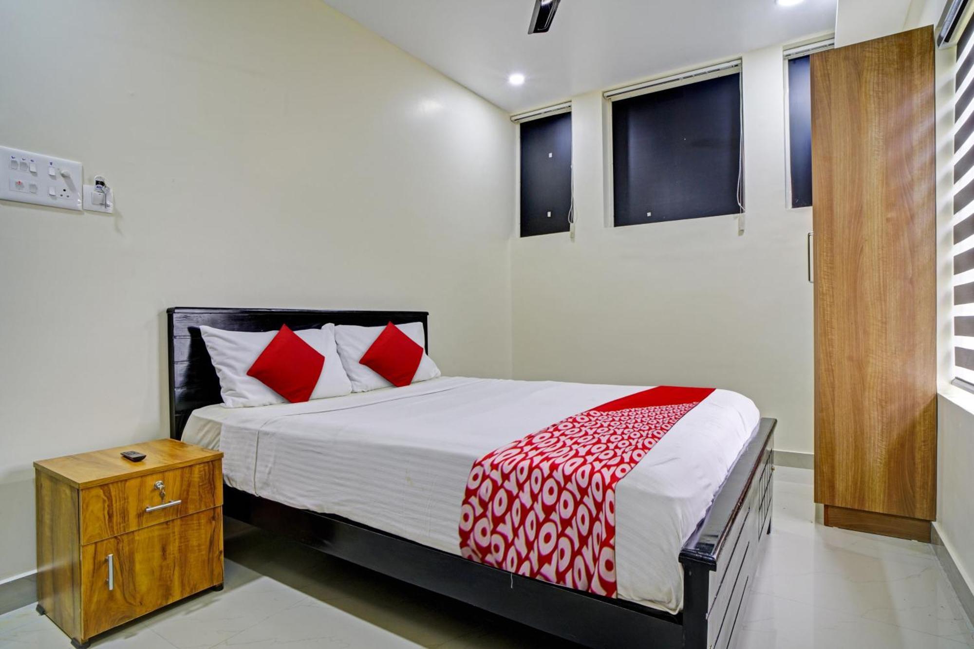 Hotel O Crystal Executive Suites Kochi エクステリア 写真